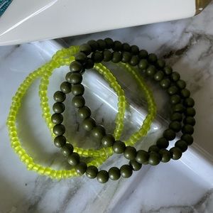 Green beads 4 stretchy strands bracelet